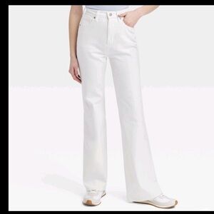 NWT-universal thread-8 short-white-high-rise,flare,Fitted hip and thigh jeans.